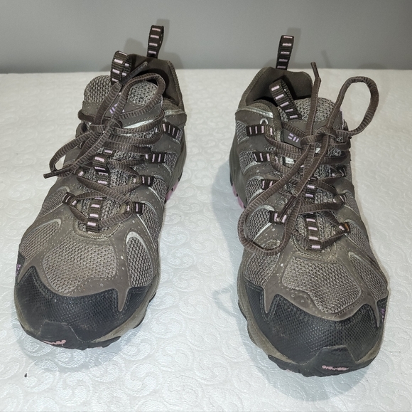 Women's Columbia Hiking Boots - Picture 2 of 10